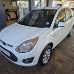 2015 FORD FIGO 1.4 TREND full